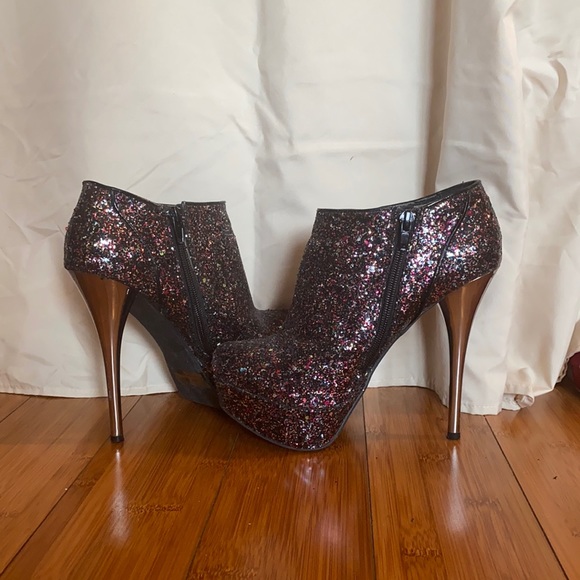 Qupid Shoes - Qupid sequin ankle boots
